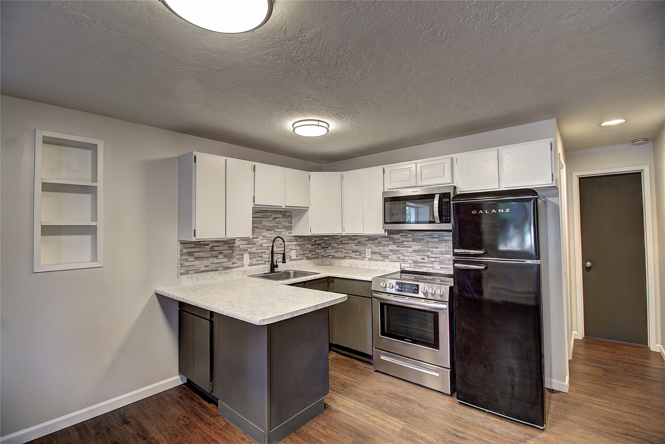 1215 Hillcrest Drive Property Photo 36