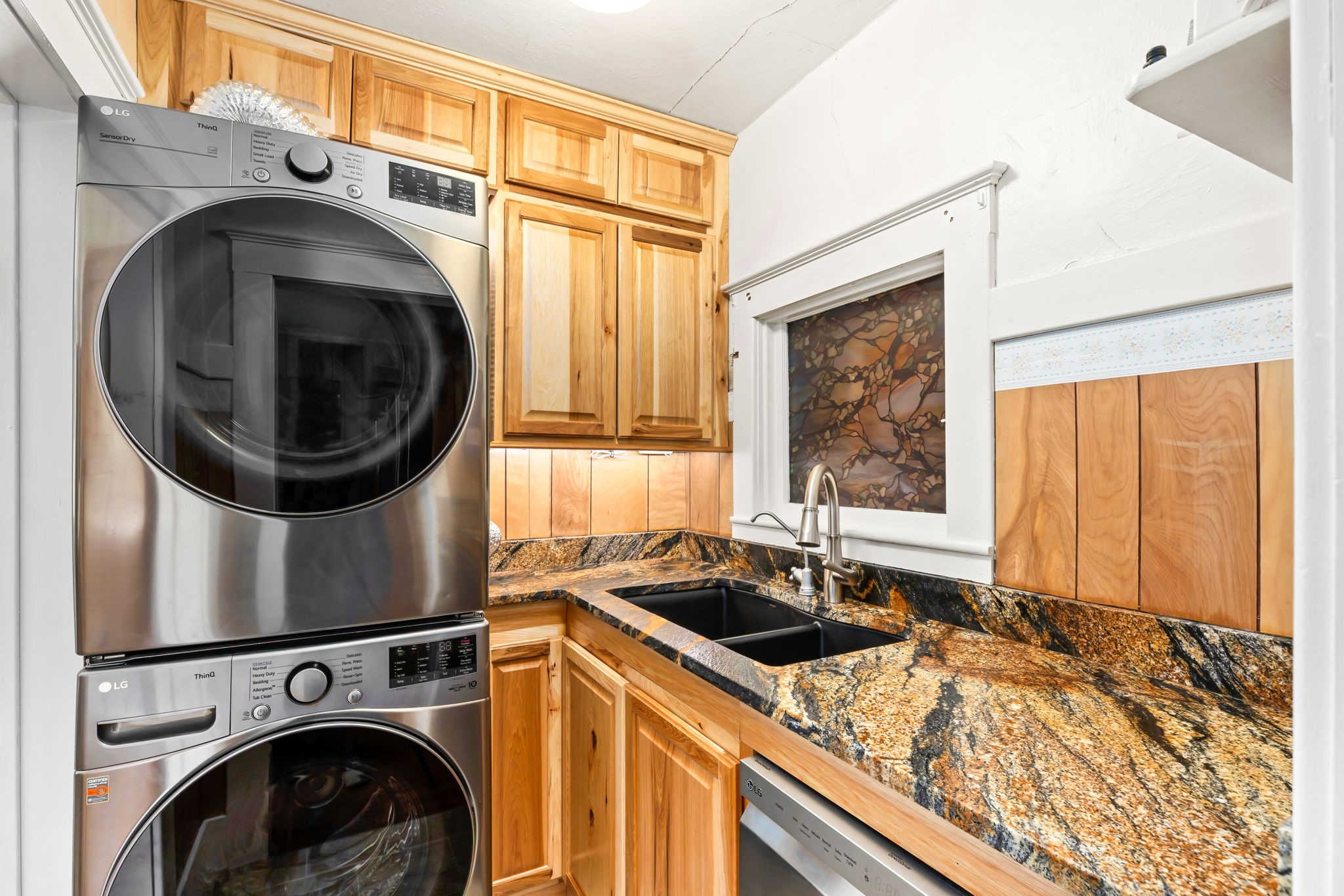 12 Cascade Avenue Property Photo 13