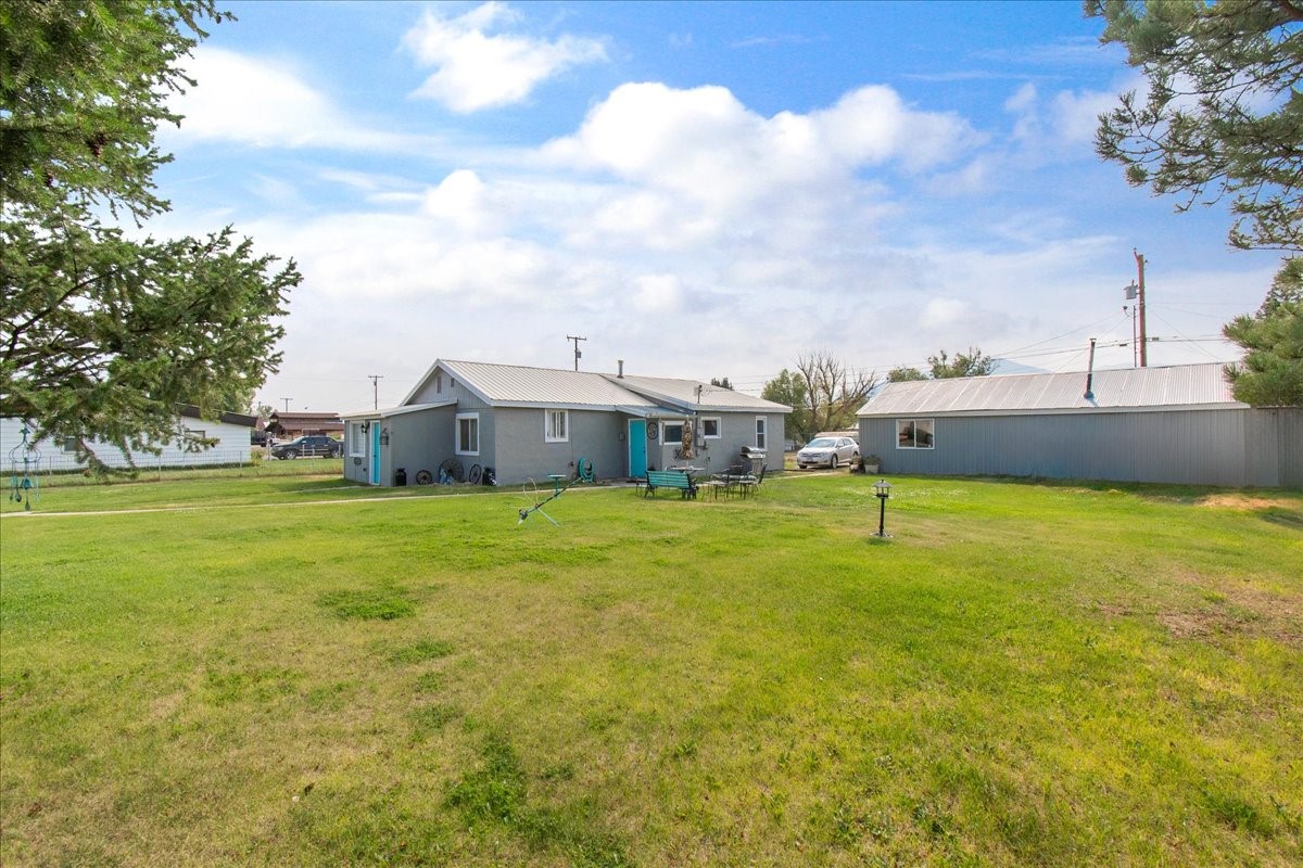 1116 Oregon Street Property Photo 6