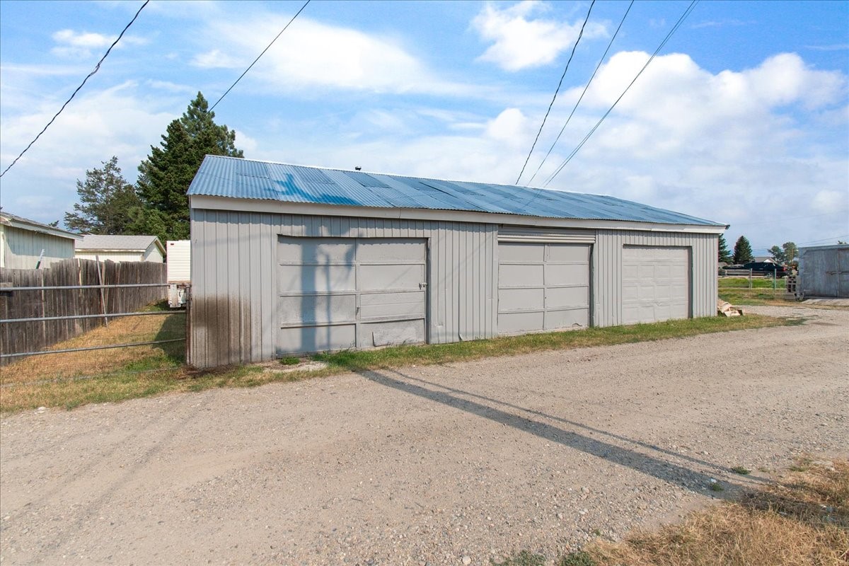 1116 Oregon Street Property Photo 8