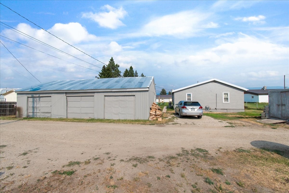 1116 Oregon Street Property Photo 9
