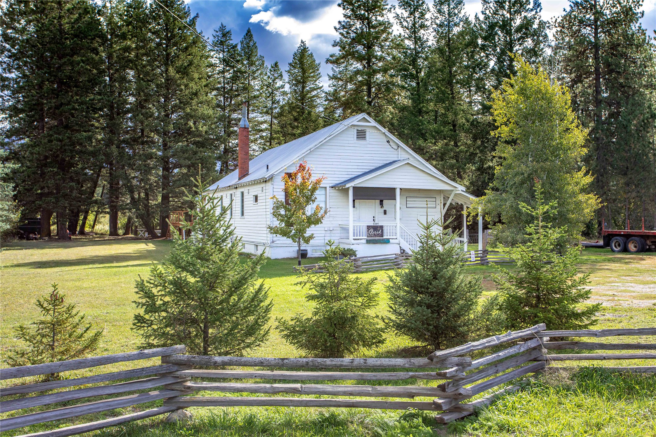 5095 Highway 2 W Property Photo 2