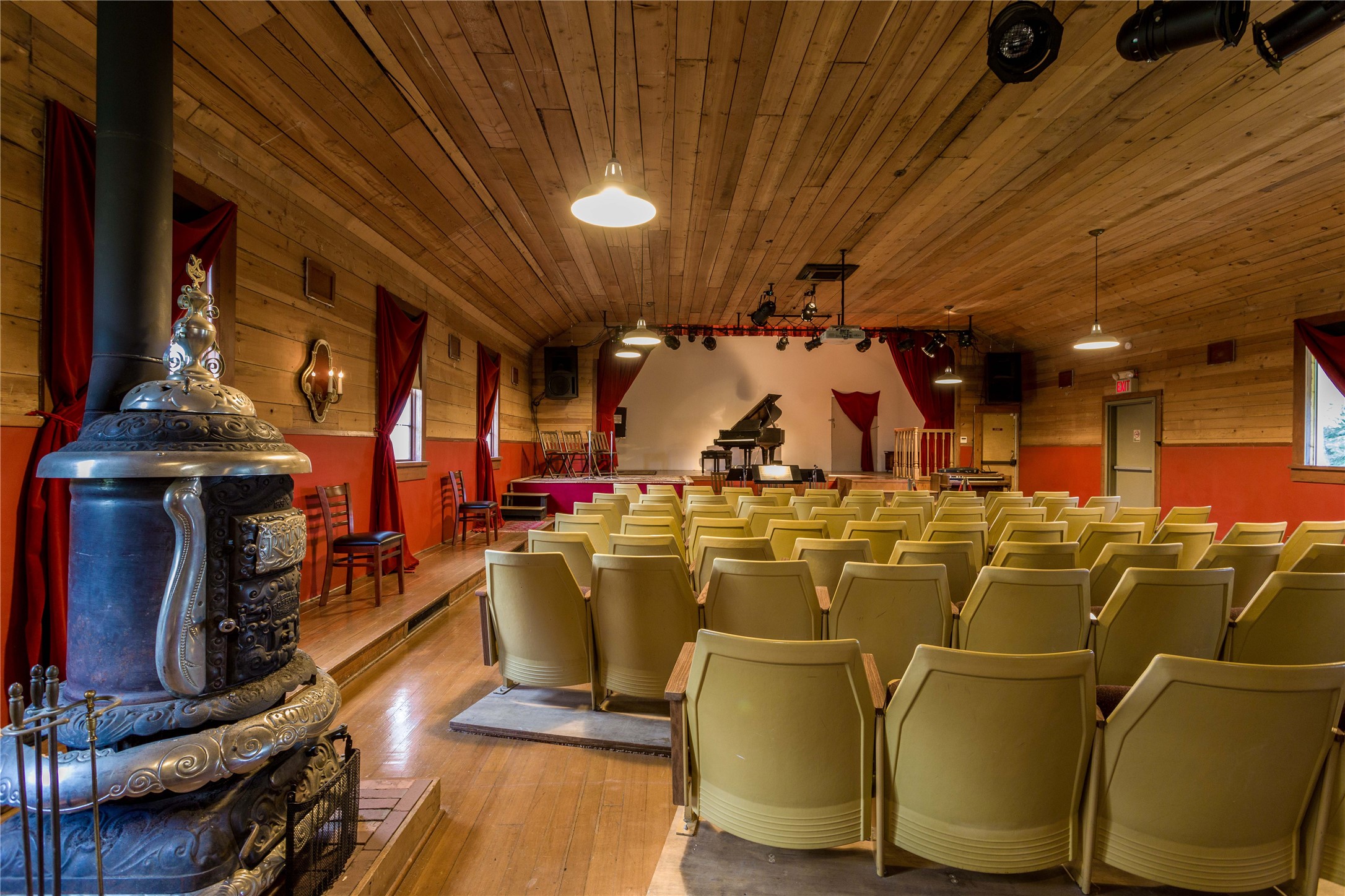 5095 Highway 2 W Property Photo 7