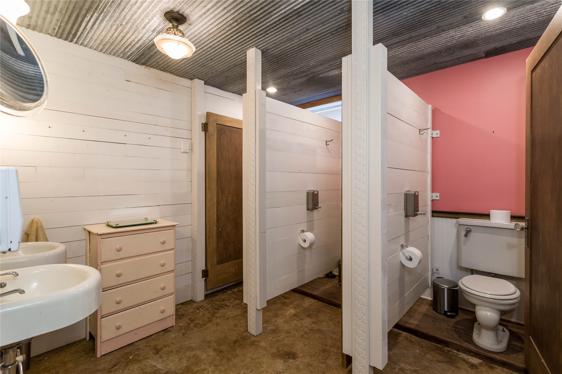 5095 Highway 2 W Property Photo 32