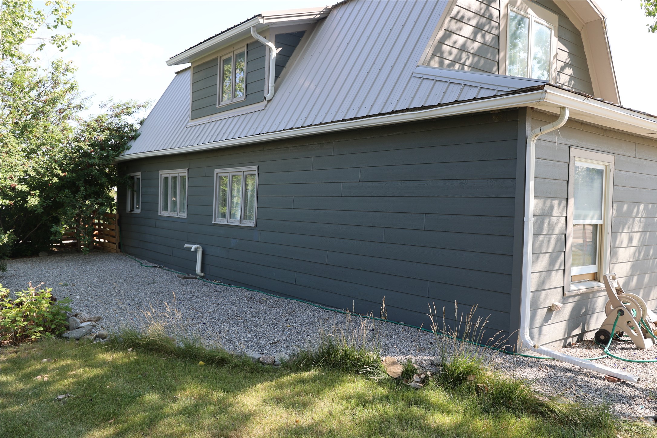 920 5th Street Property Photo 2