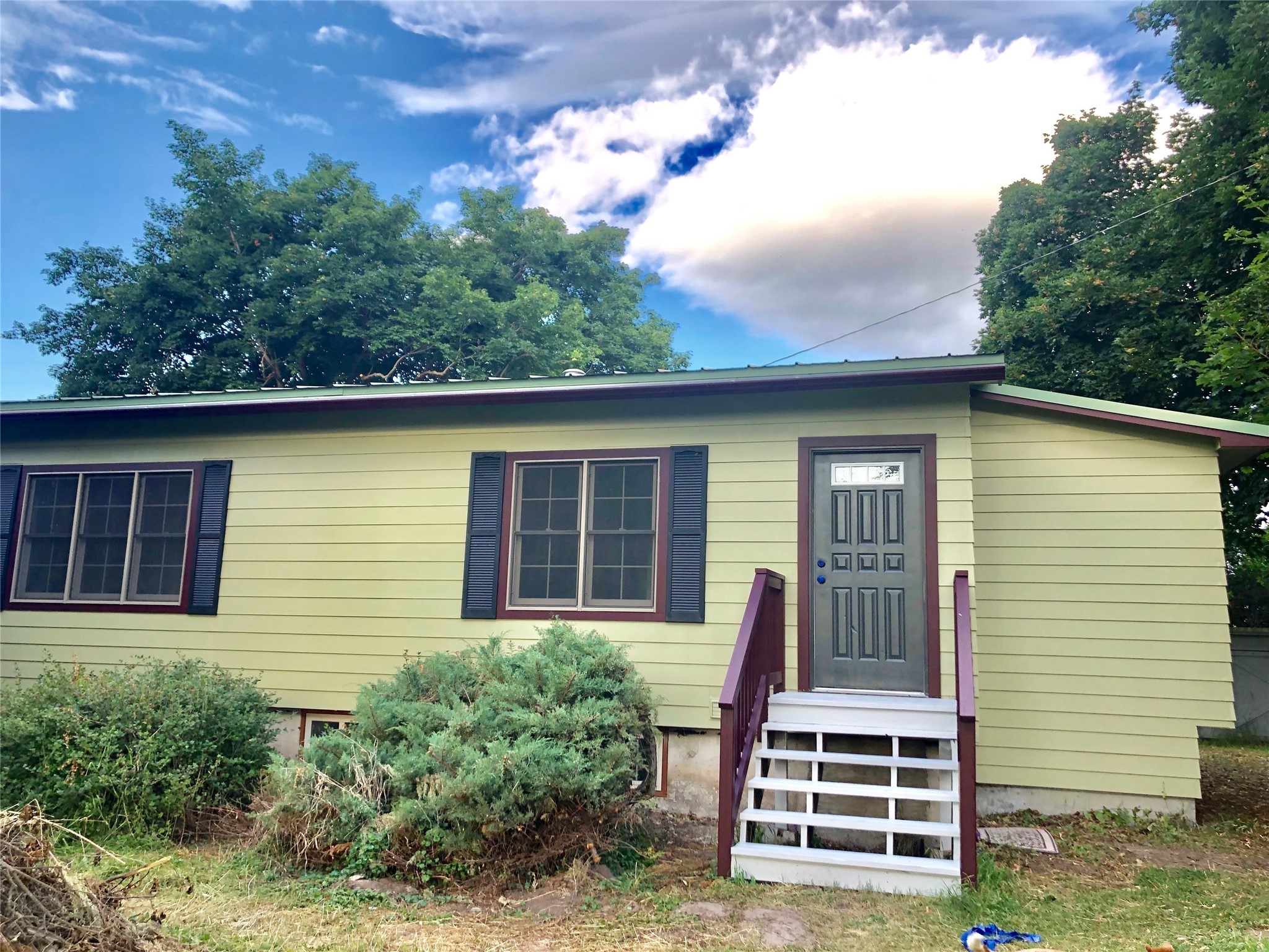2348 River Road Property Photo 2