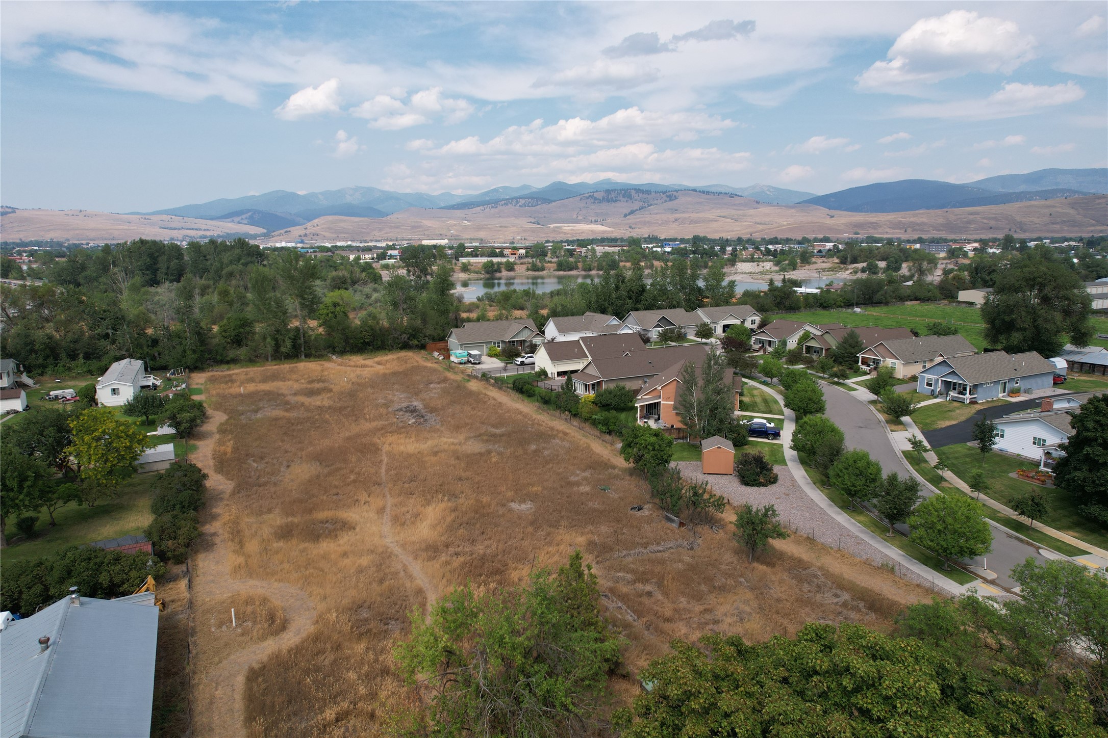 2348 River Road Property Photo 5