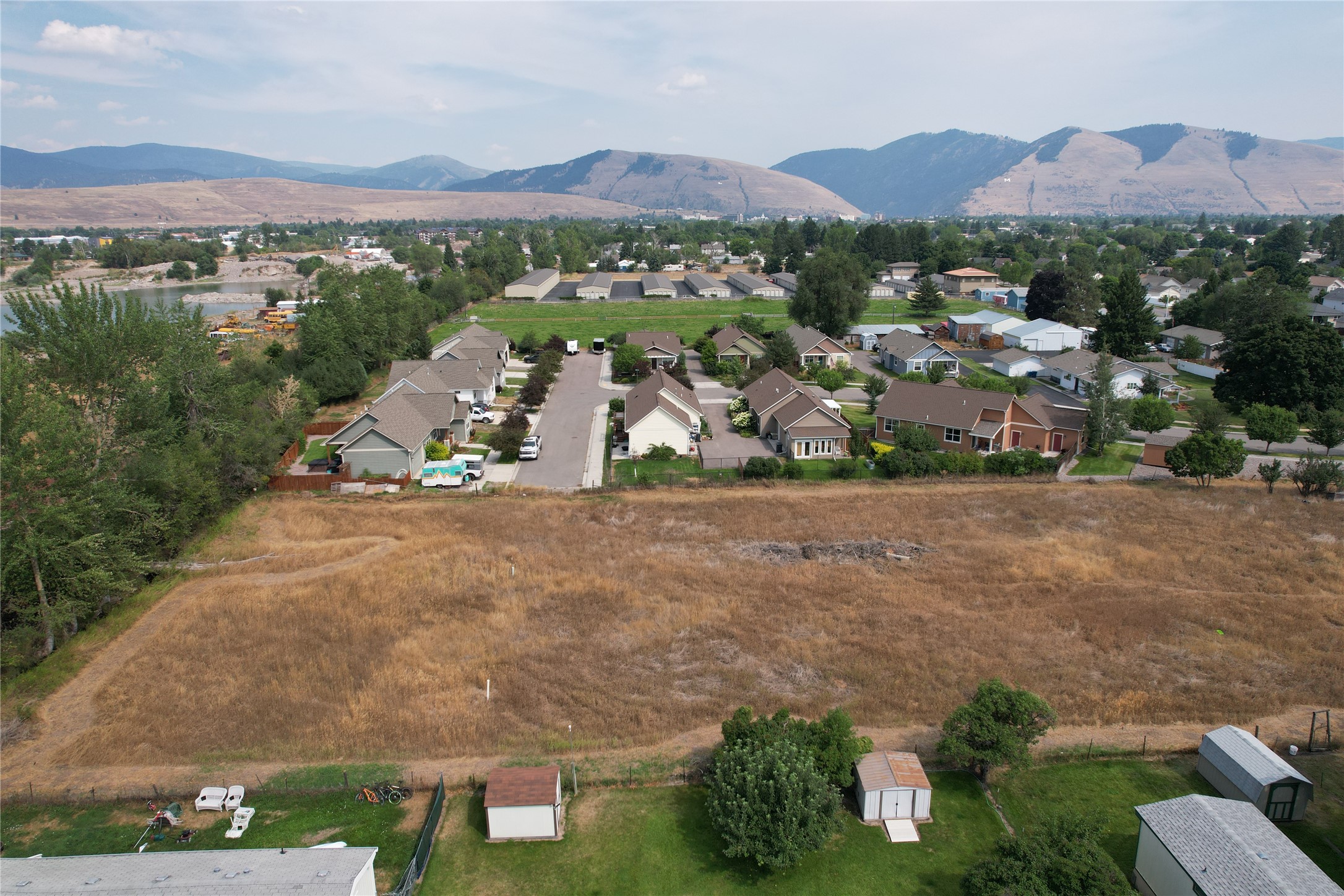 2348 River Road Property Photo 8