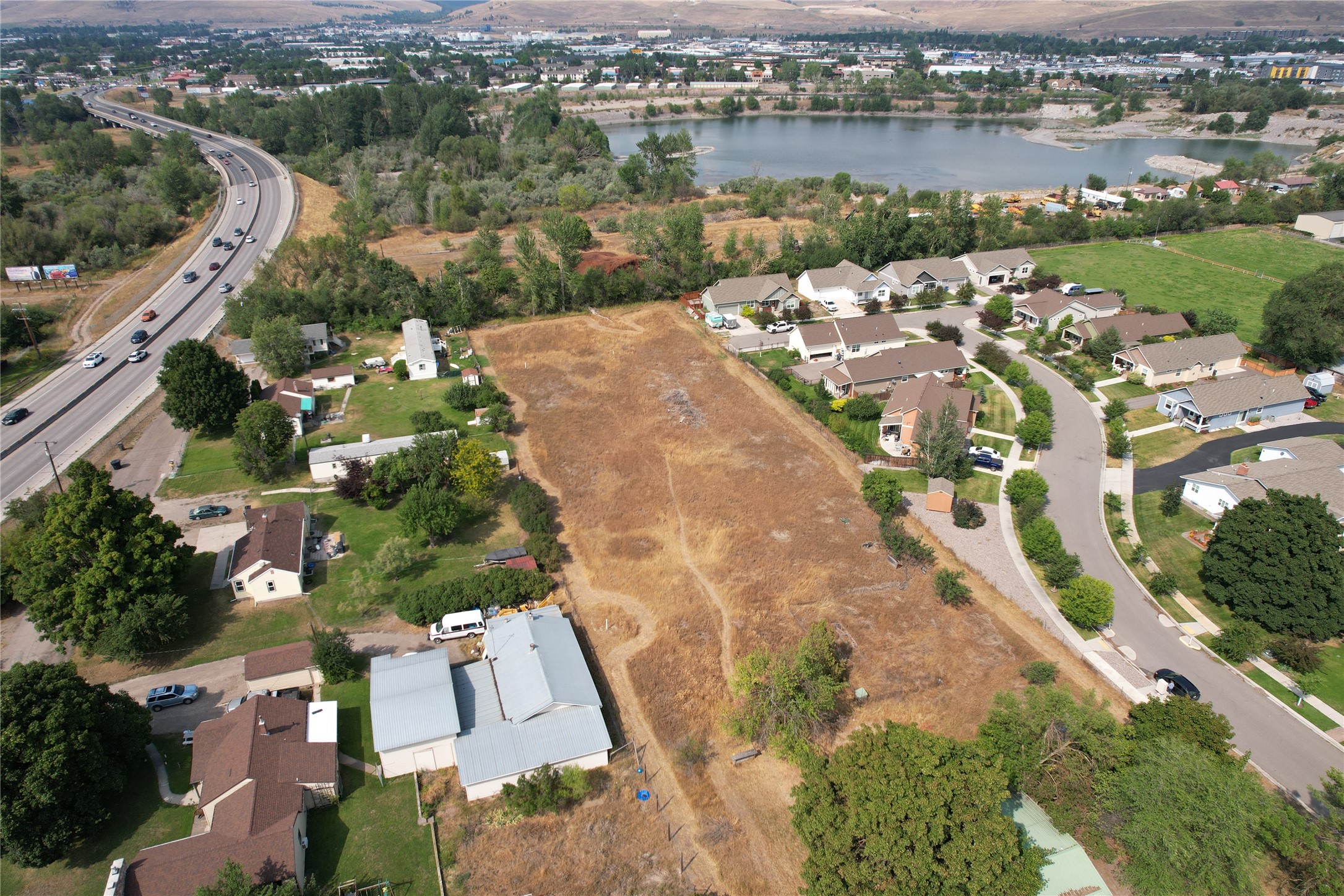 2348 River Road Property Photo 14