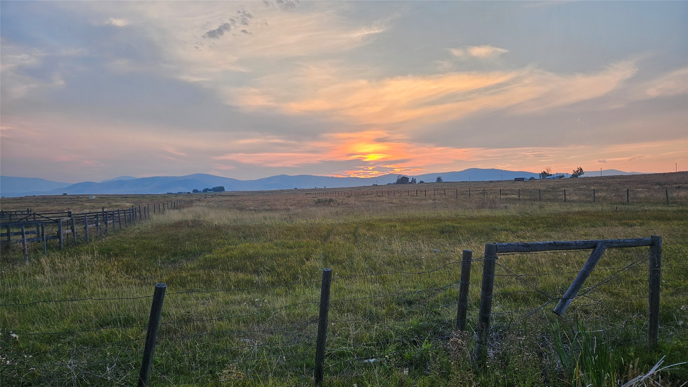 Nkn Round Butte Road Property Photo 1