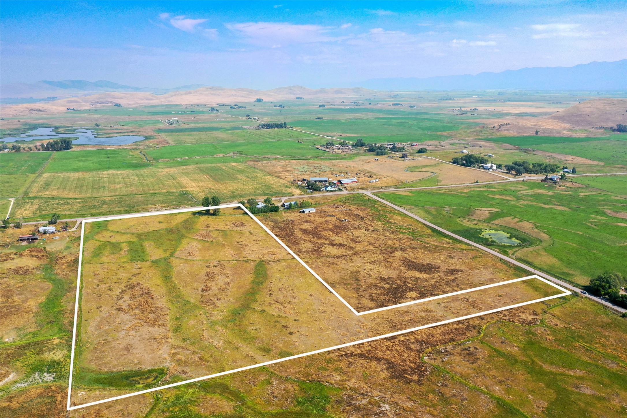 Nkn Round Butte Road Property Photo 2