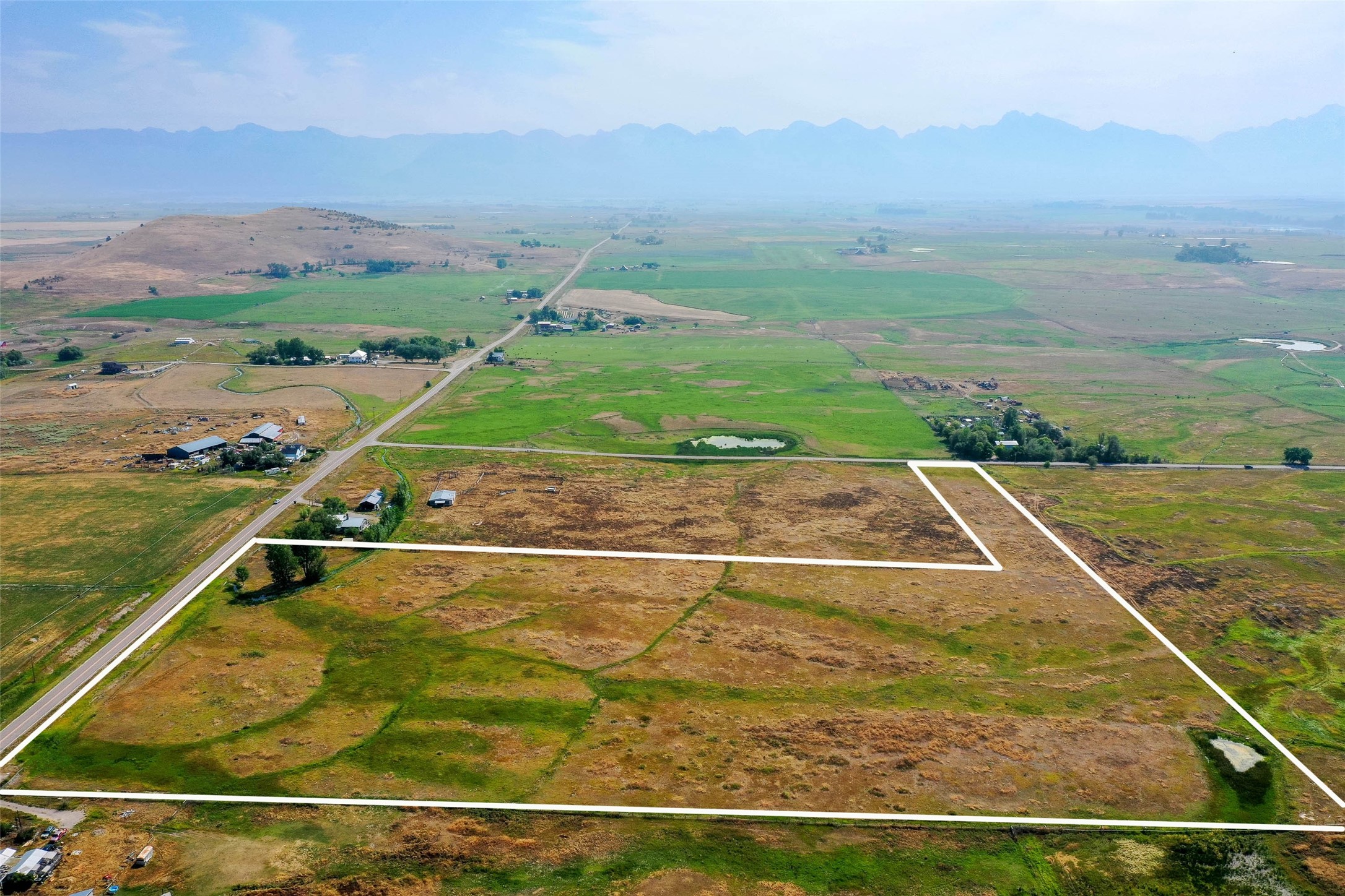 Nkn Round Butte Road Property Photo 4