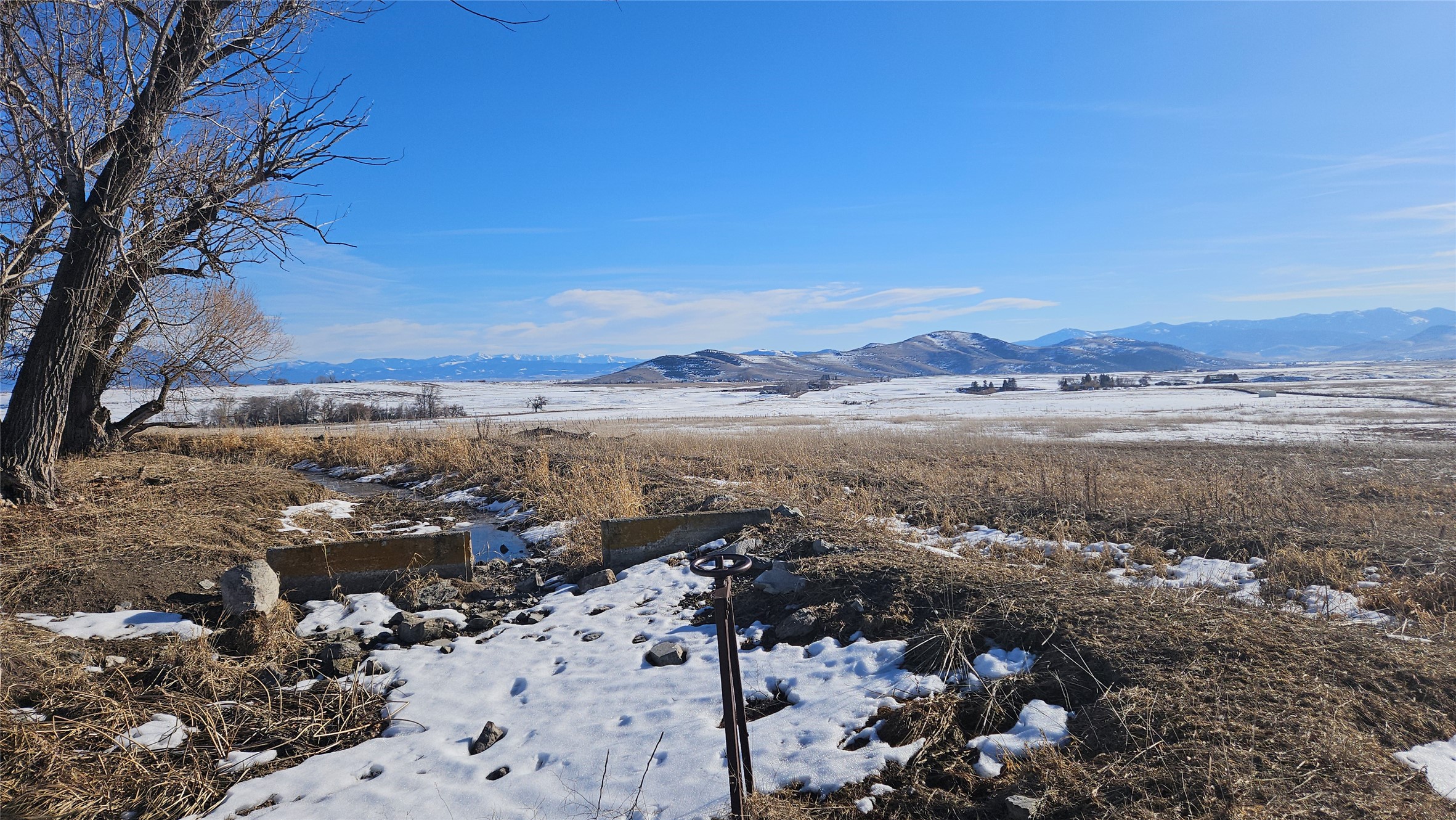 Nkn Round Butte Road Property Photo 11