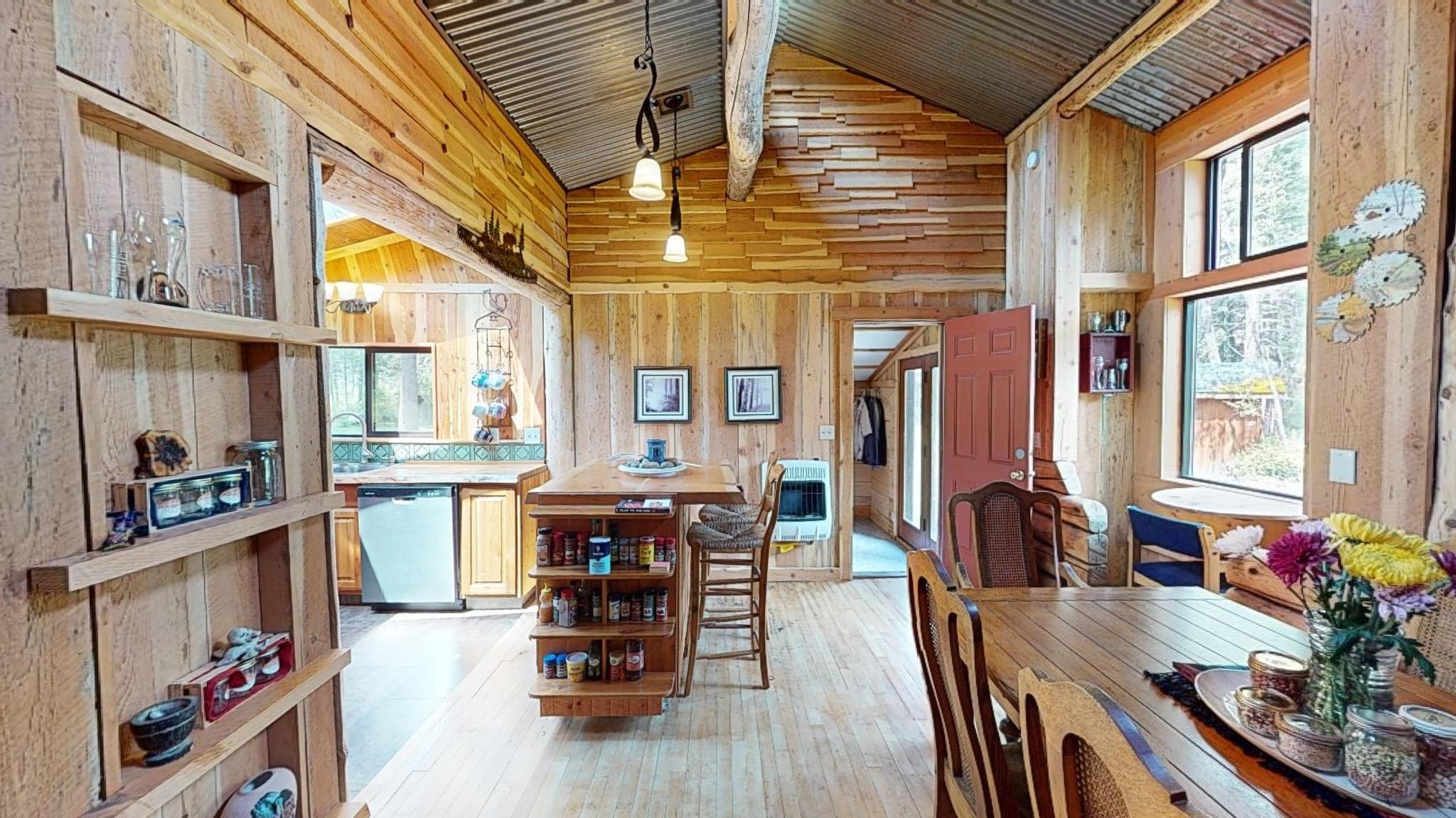65304 Snowshoe Lane Property Photo 5