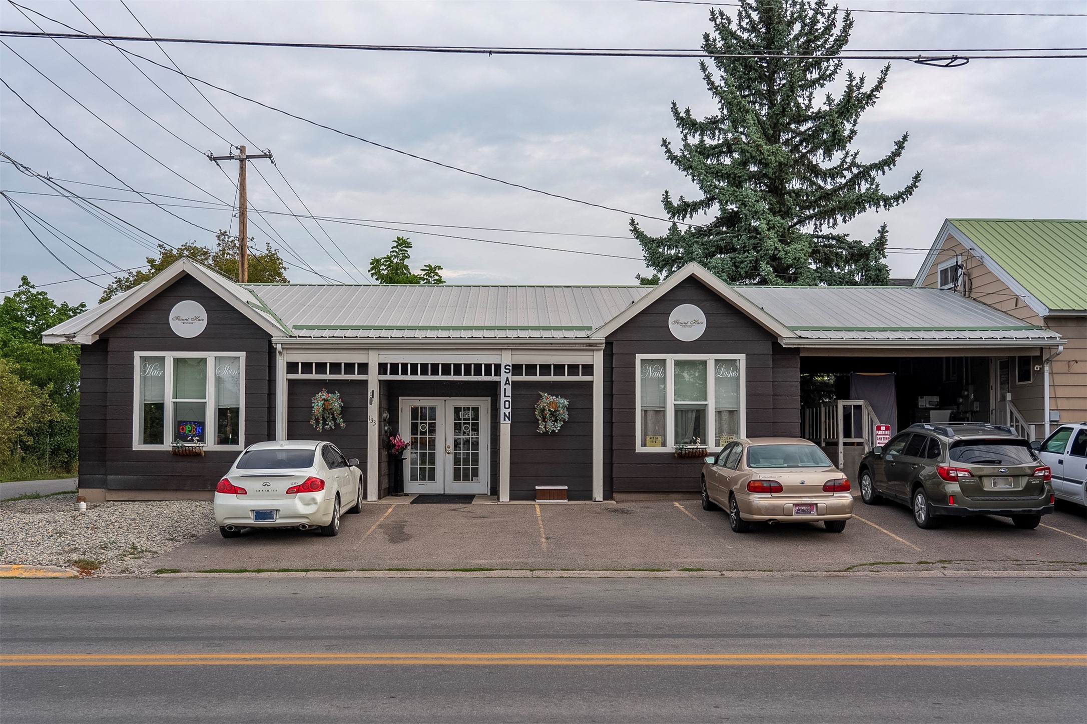 133 E Montana Street Property Photo 1
