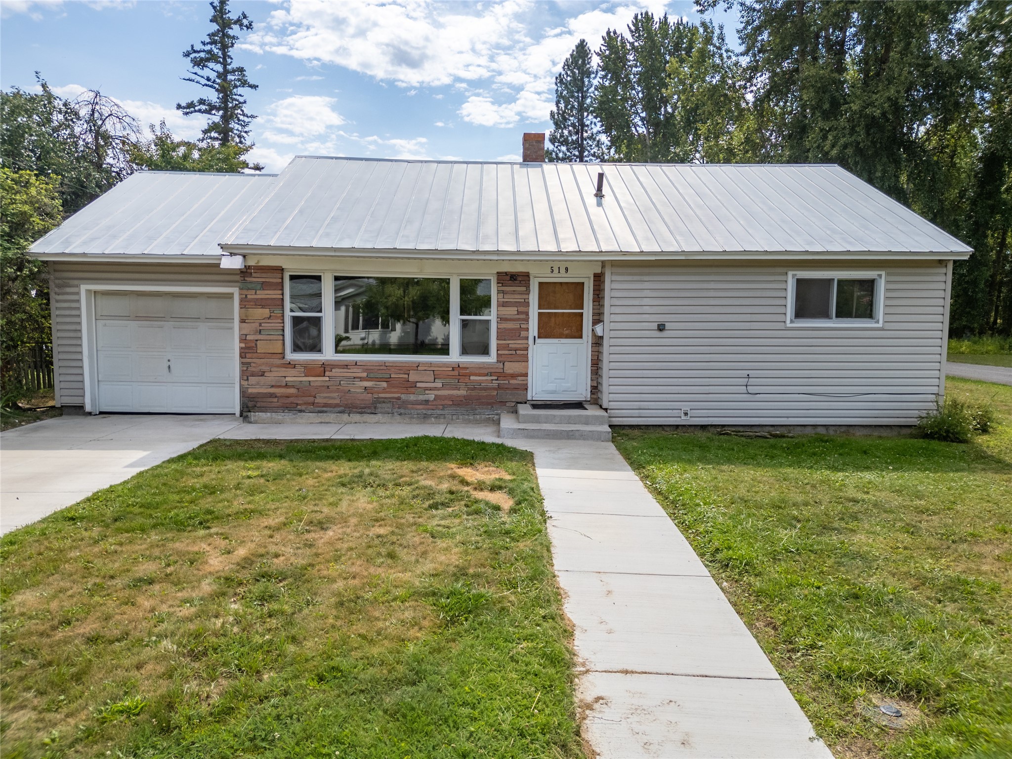 519 W 4th Street Property Photo 1