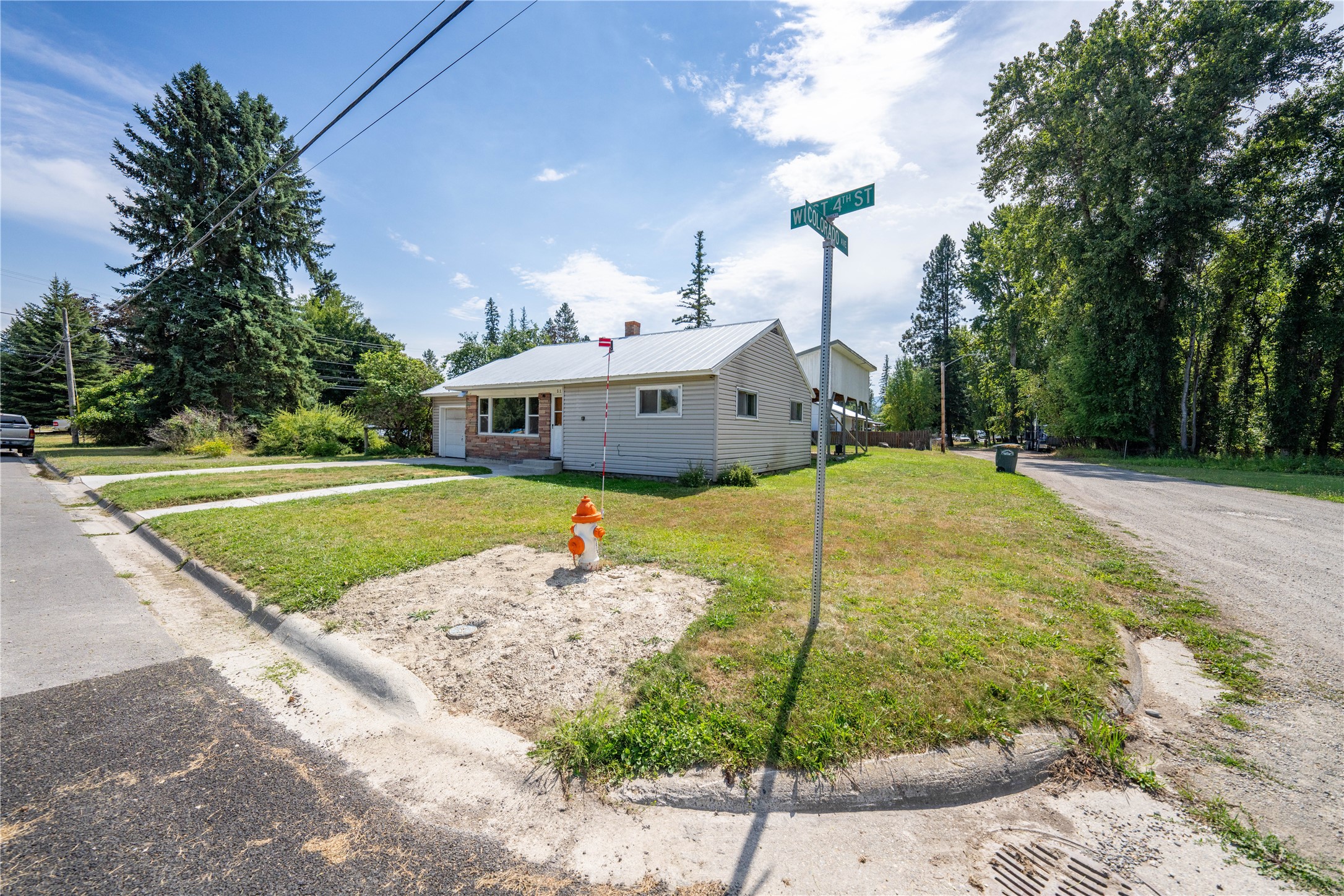 519 W 4th Street Property Photo 4