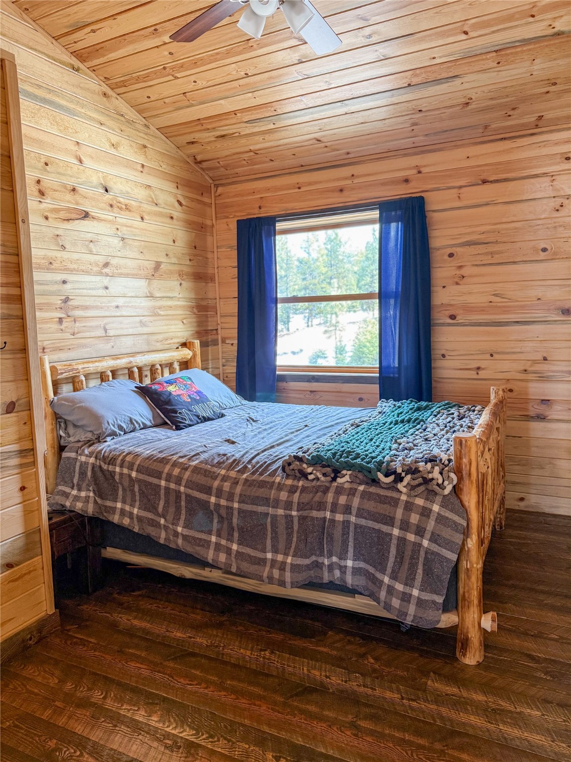 962 Emerald Lake Loop Property Photo 28