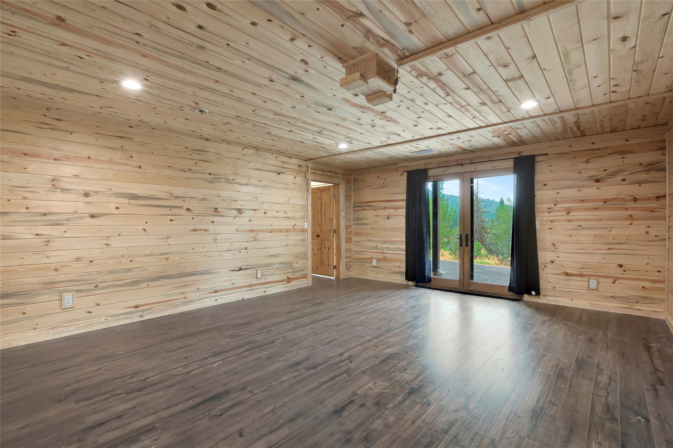 962 Emerald Lake Loop Property Photo 36