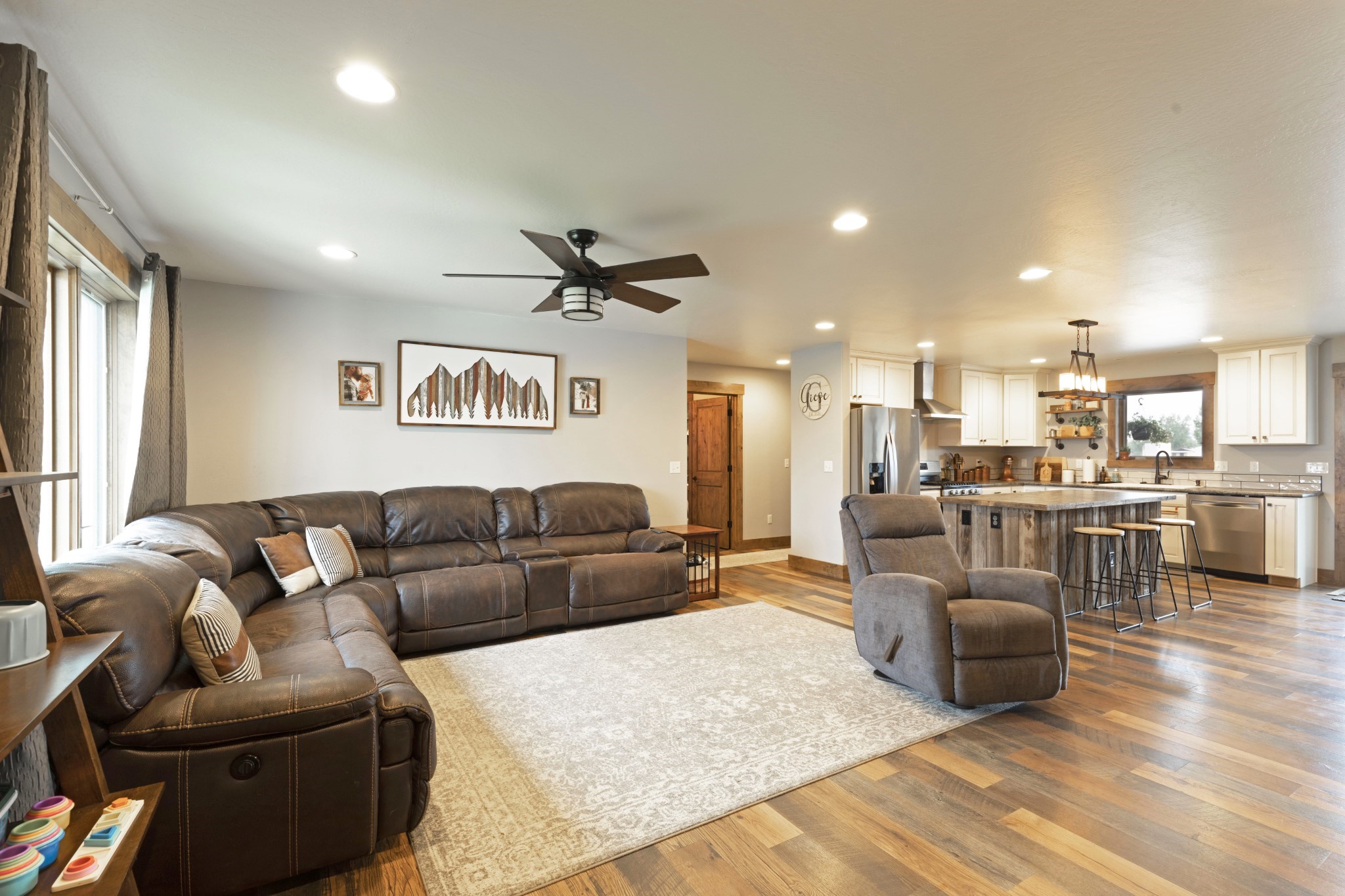 4539 Coolidge Court Property Photo 4