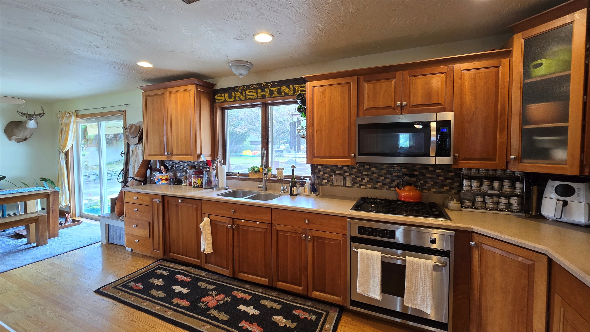202 Lakeshore Drive Property Photo 9