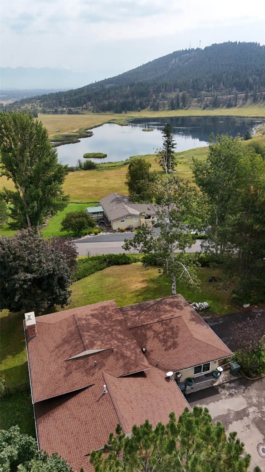 202 Lakeshore Drive Property Photo 28