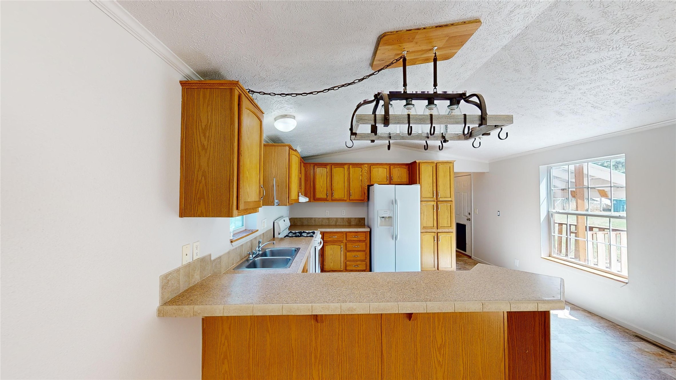 48 Country Lane Property Photo 4