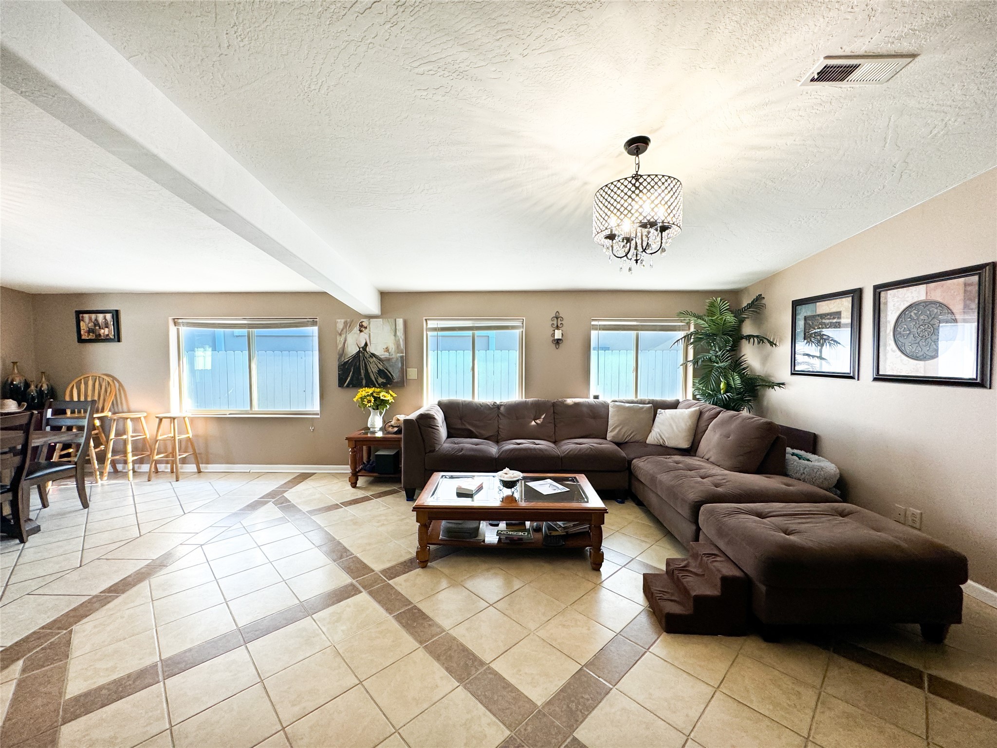 565 S Johnson Street Property Photo 11
