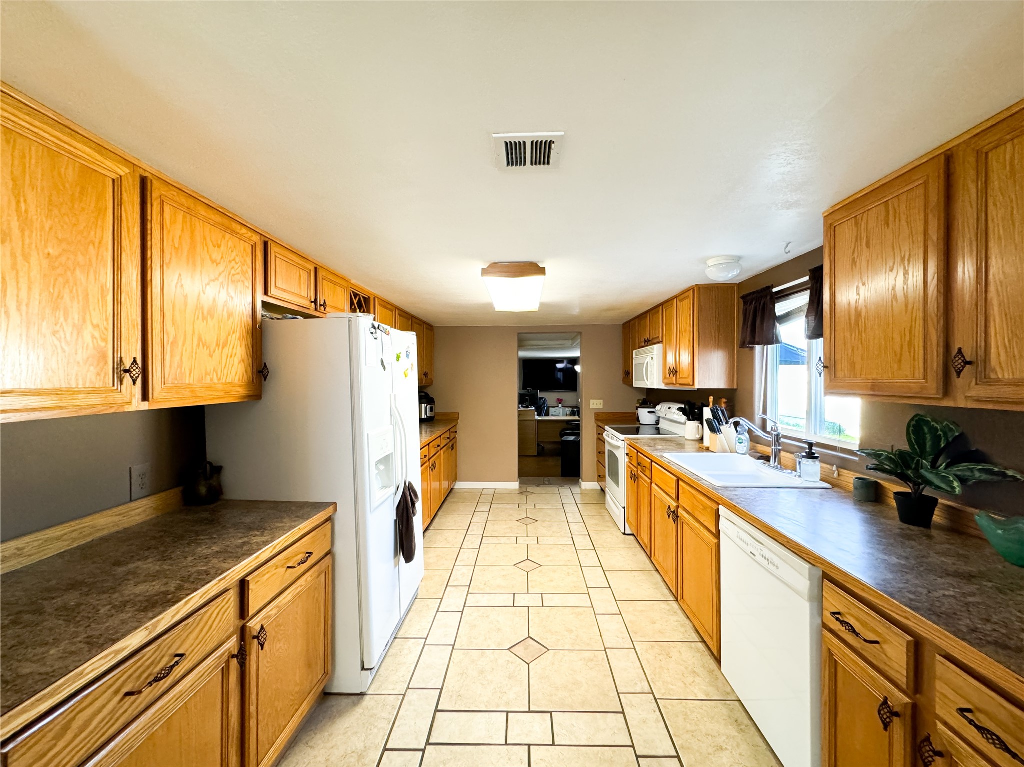 565 S Johnson Street Property Photo 39