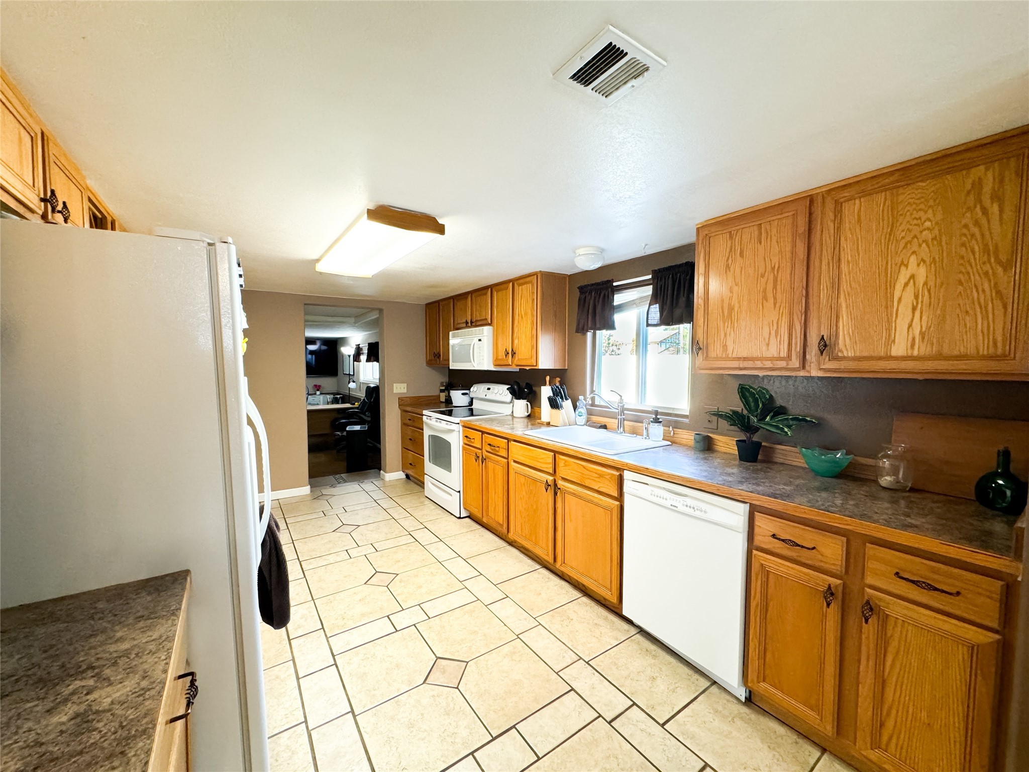 565 S Johnson Street Property Photo 41
