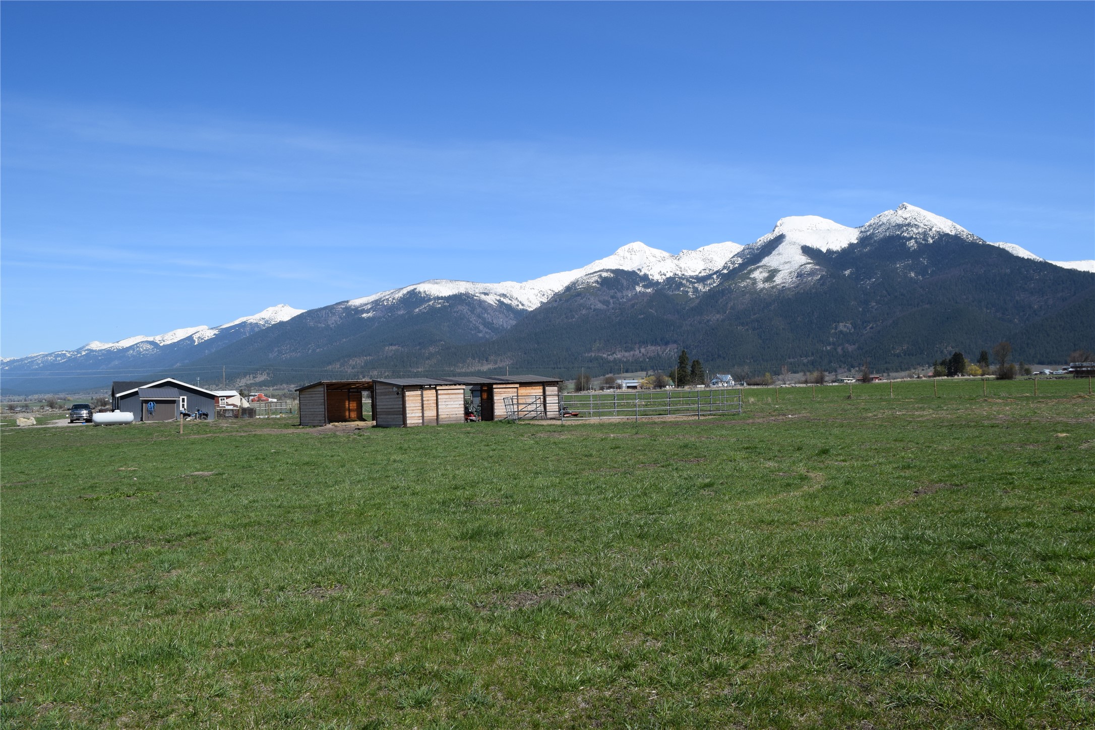 33513 Airport Road Property Photo 1