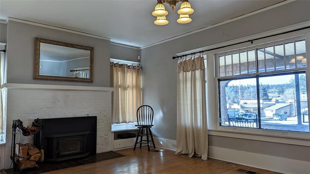 300 1st Avenue E Property Photo 13