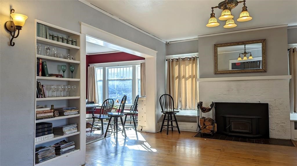 300 1st Avenue E Property Photo 14