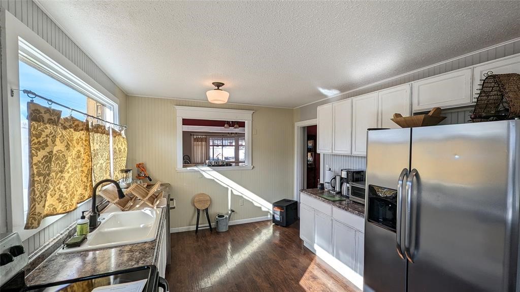 300 1st Avenue E Property Photo 20