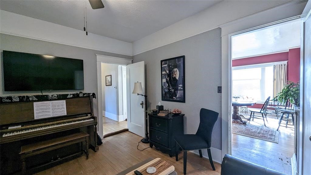 300 1st Avenue E Property Photo 22