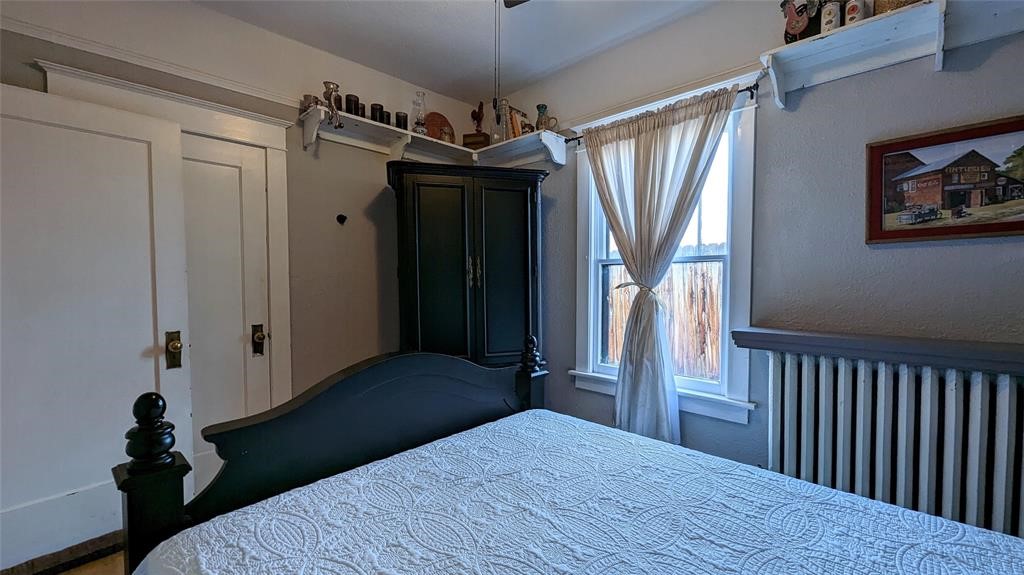 300 1st Avenue E Property Photo 27