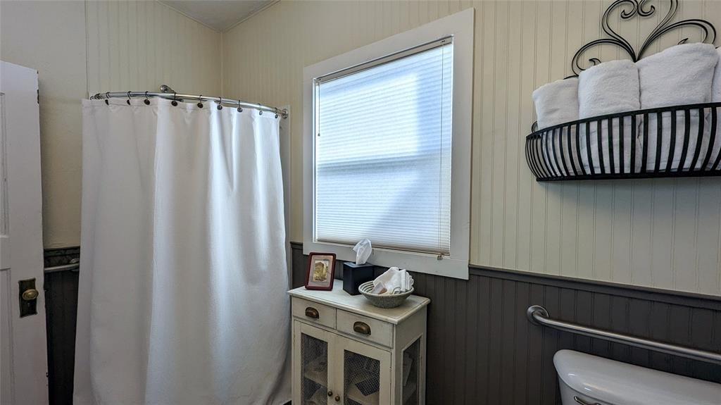 300 1st Avenue E Property Photo 28