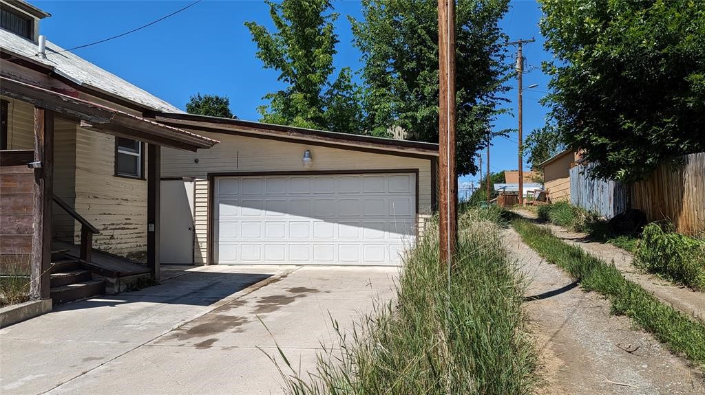 300 1st Avenue E Property Photo 39