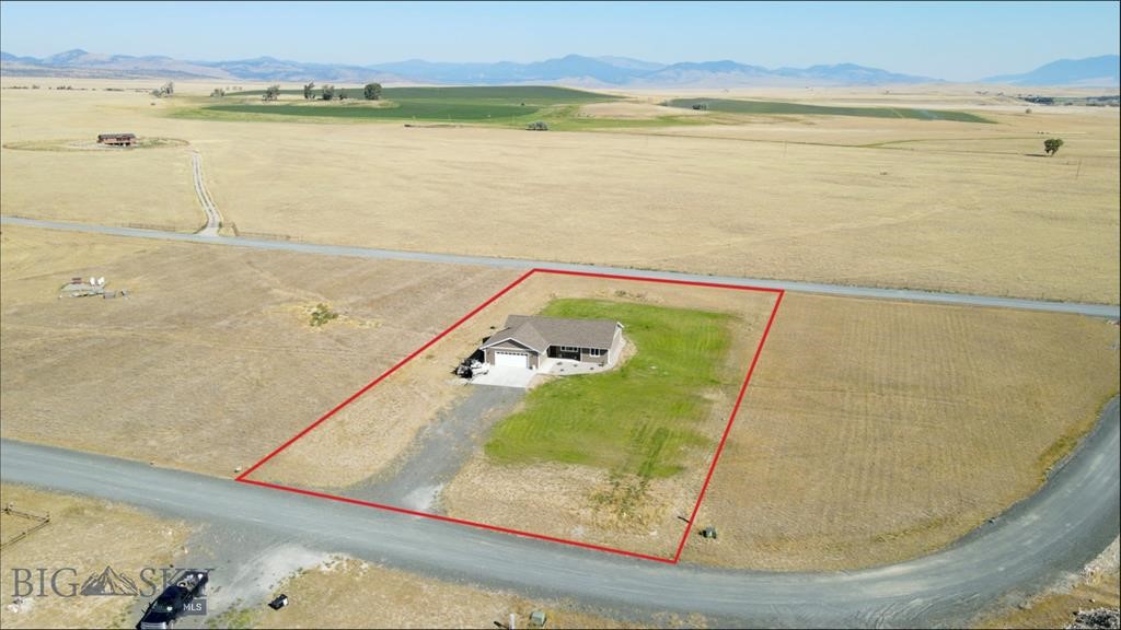 4 Fraker Loop Property Photo 2