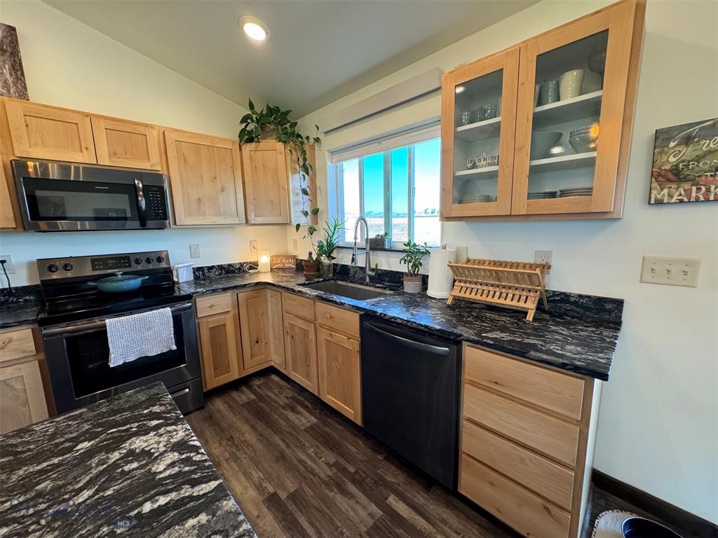 4 Fraker Loop Property Photo 10