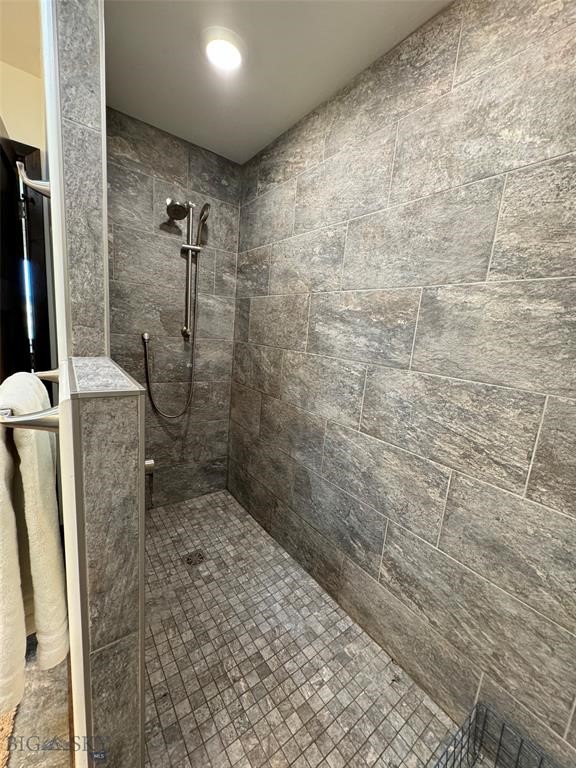 4 Fraker Loop Property Photo 18