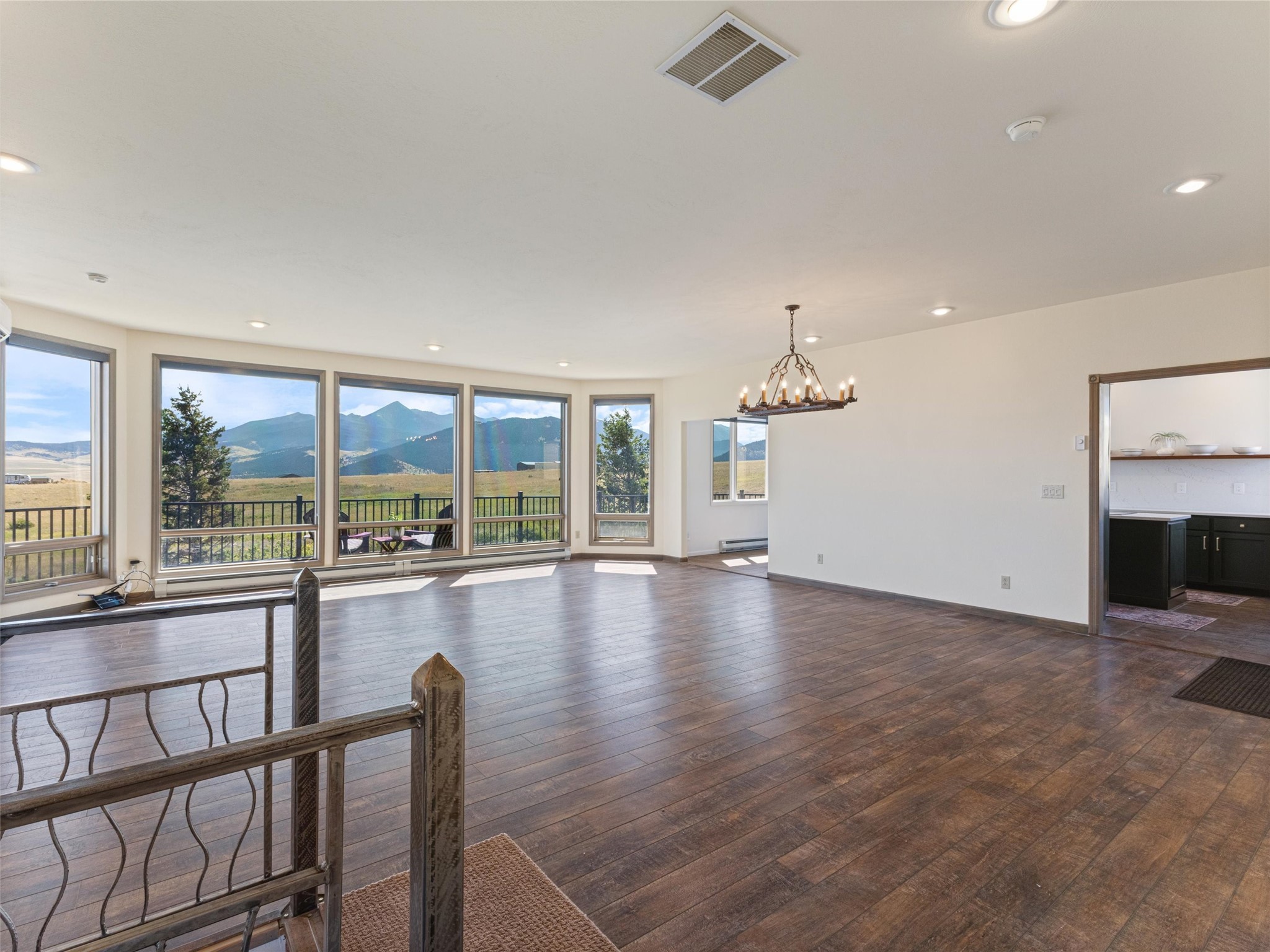 45 Wineglass Loop N Property Photo 3