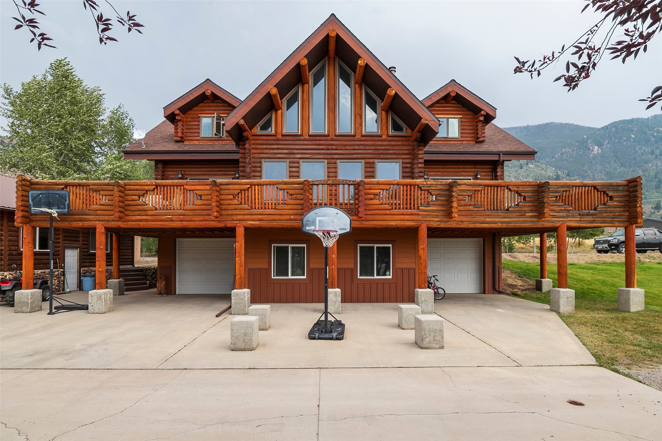 4930 Saddle Rock Road Property Photo 1