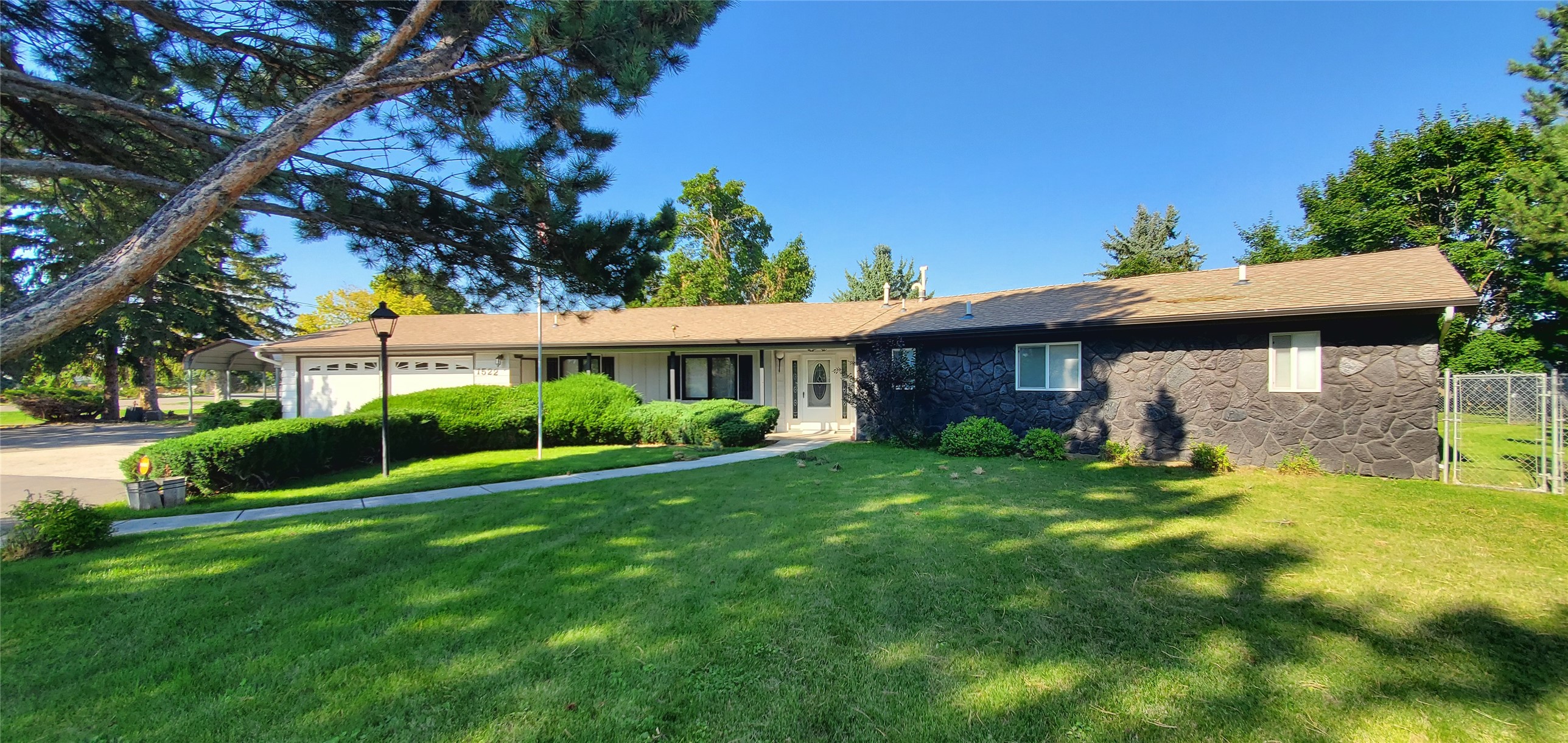 1522 Clements Road Property Photo 1