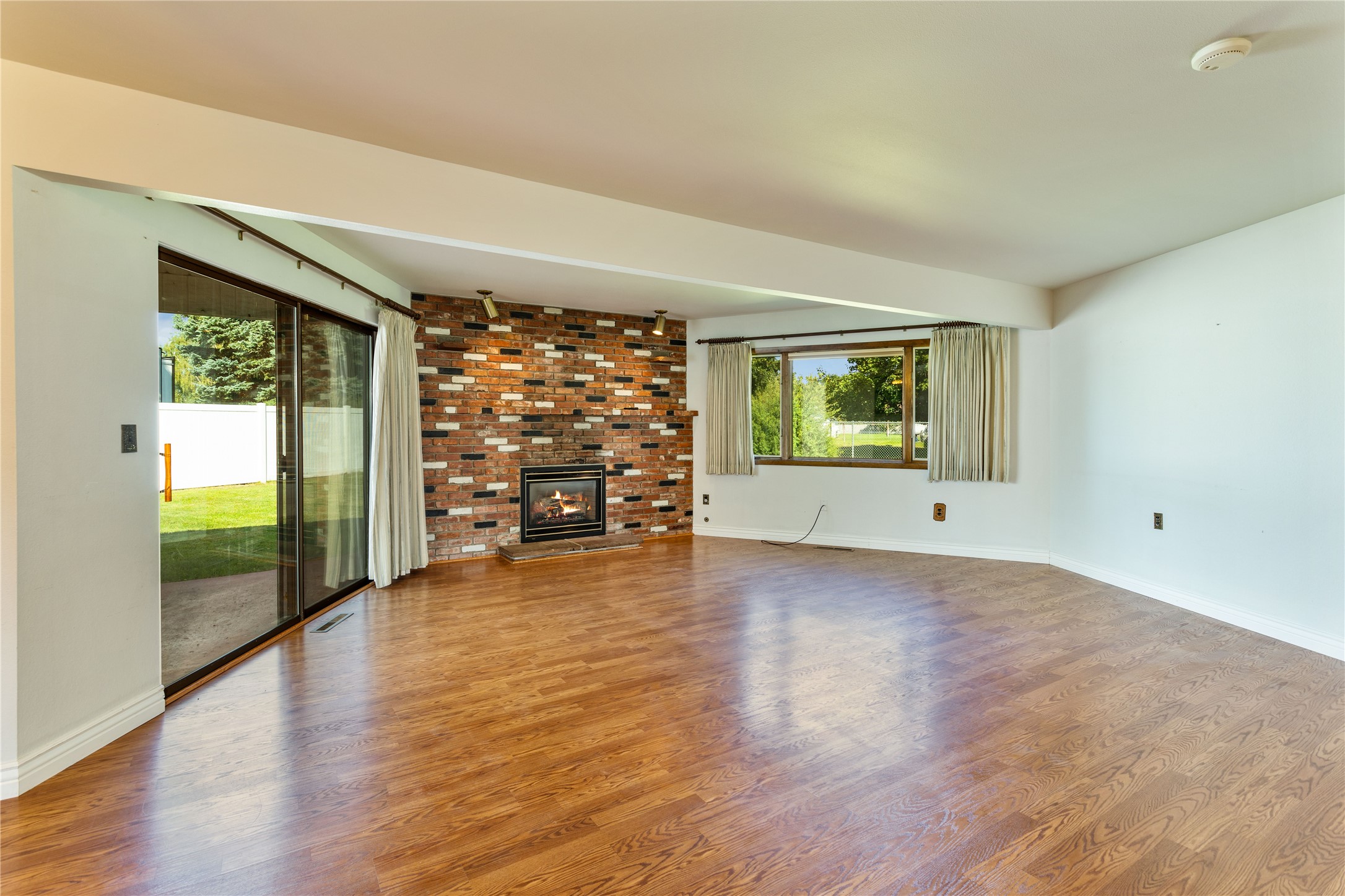 1522 Clements Road Property Photo 8