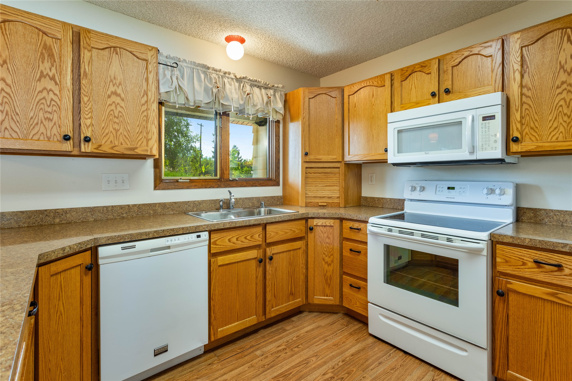 1522 Clements Road Property Photo 12