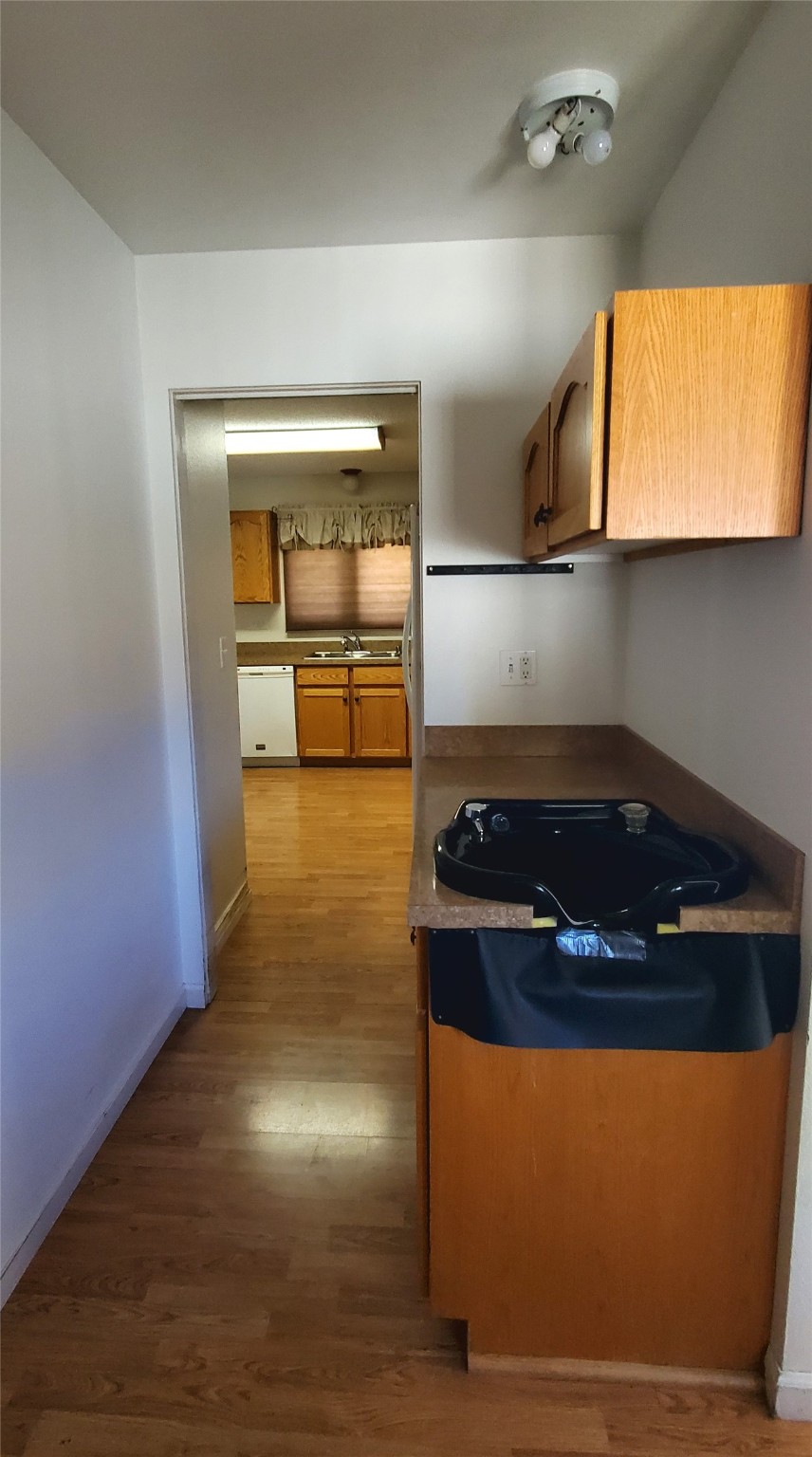 1522 Clements Road Property Photo 14