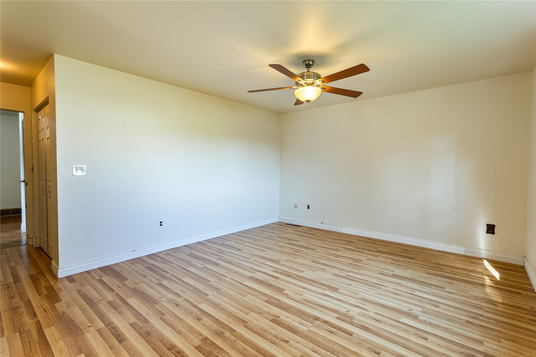 1522 Clements Road Property Photo 20