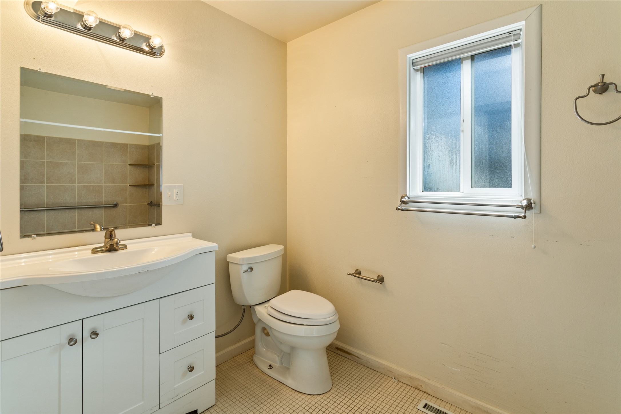 1522 Clements Road Property Photo 21