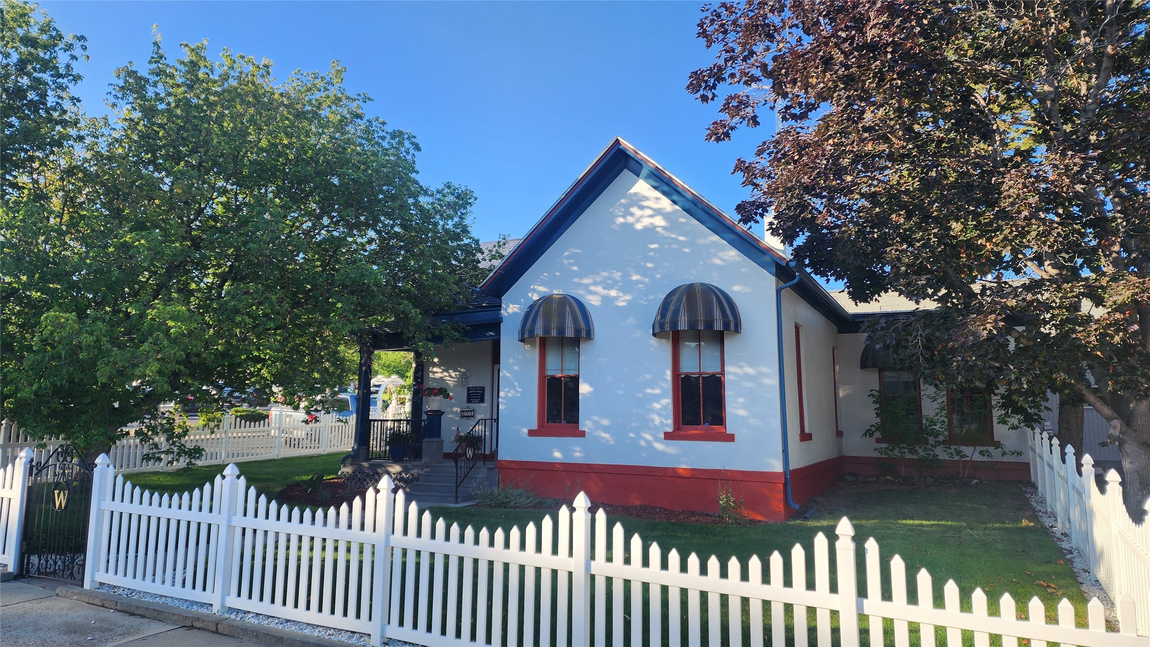 221 5th Avenue Property Photo
